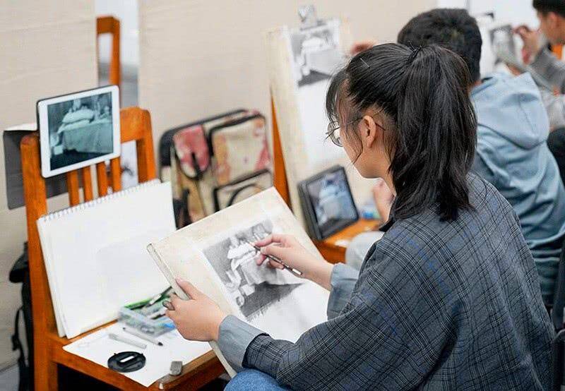 看重慶美術(shù)培訓(xùn)畫(huà)室美術(shù)生收到錄取通知書(shū)都是什么心情？