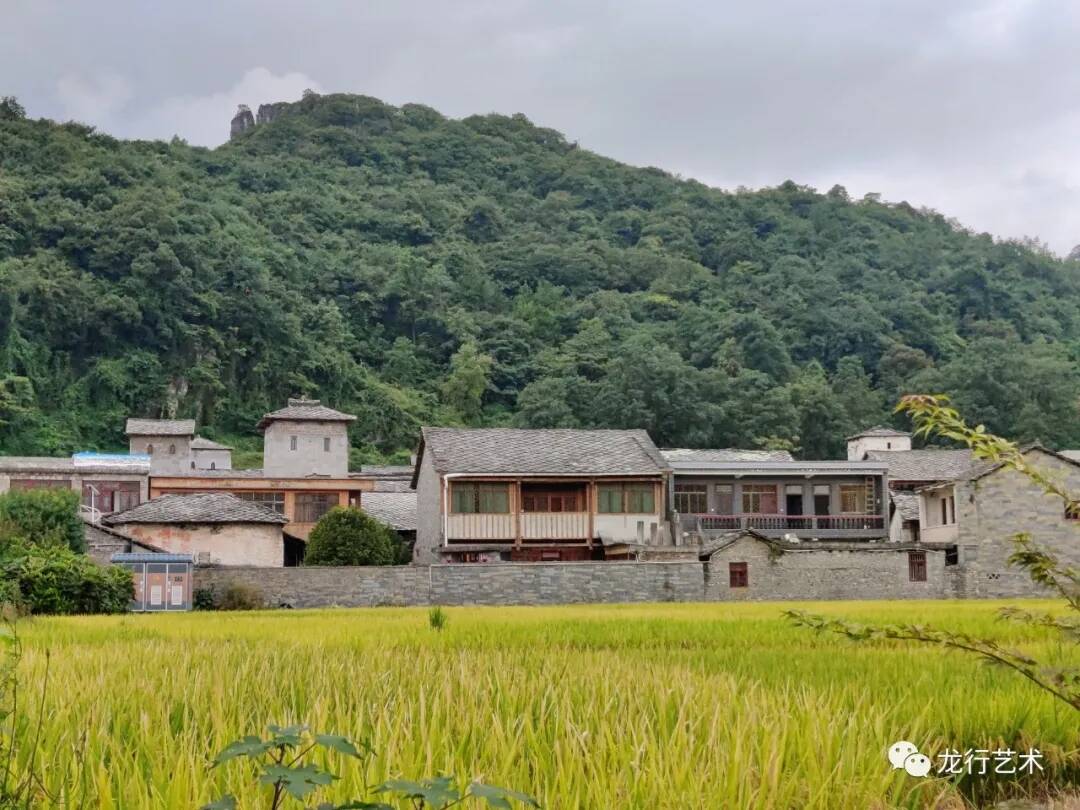 觀畫展 ‖ 美術(shù)生寫生真的累，負(fù)重幾十斤日行上萬步記錄了這些美景......