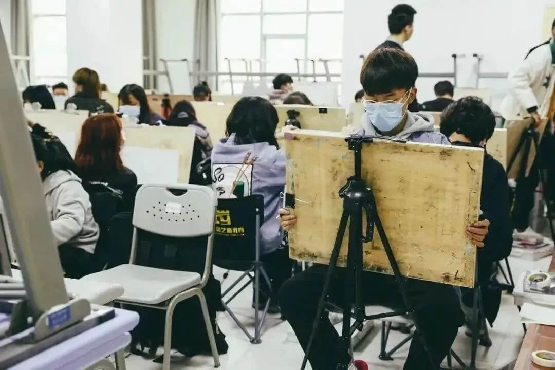 重慶?？籍?huà)室
